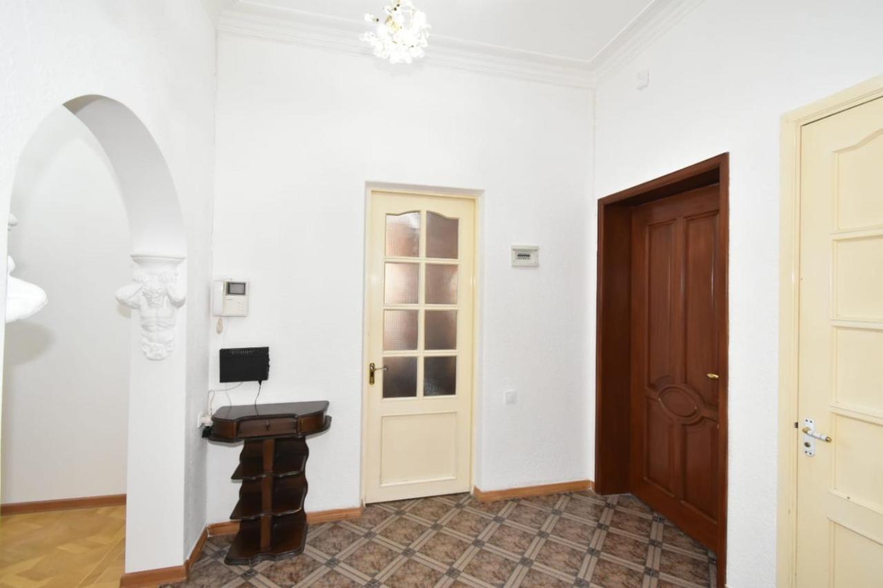 Guesthouses Opera Jereván Kültér fotó